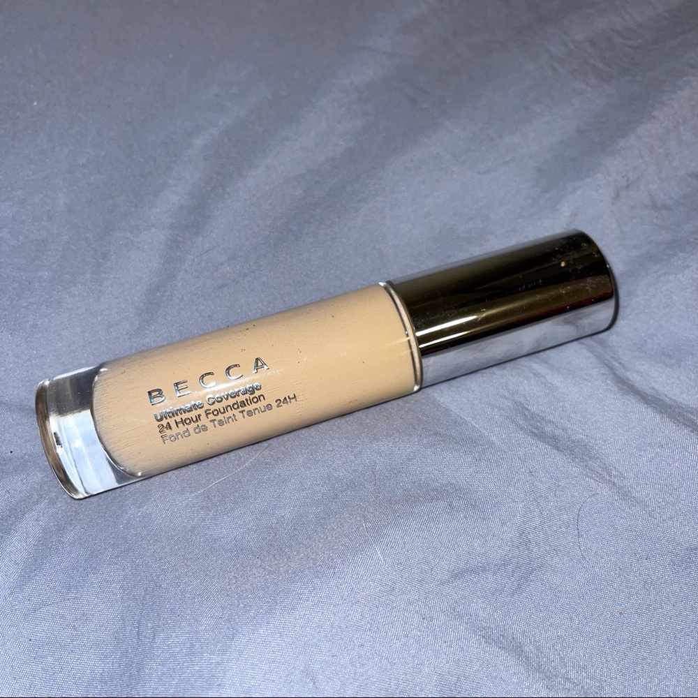 Becca 24 Hour Foundation